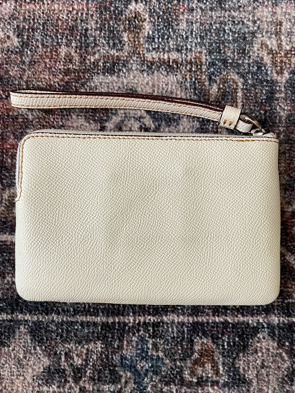 Disney x coach Mickey/minnie signature corner zip wristlet white leather pre own - Picture 2 of 7